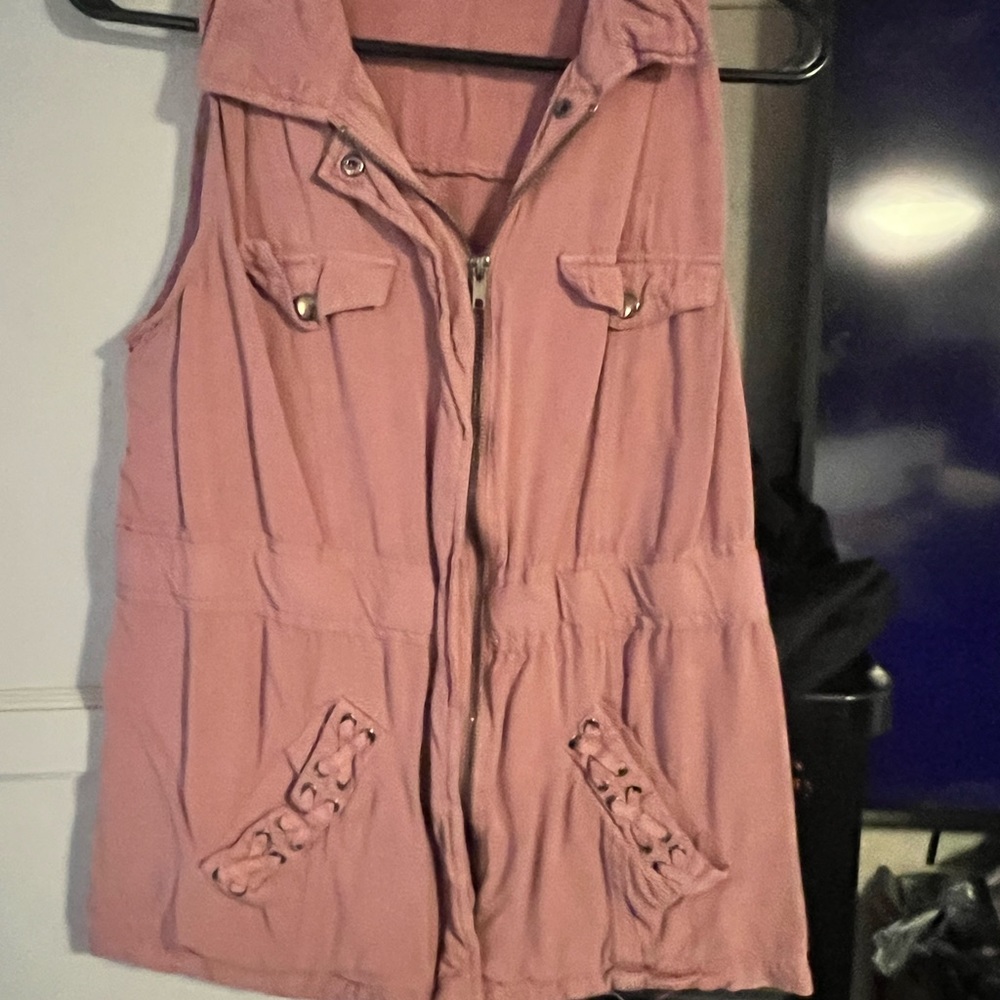Maurice’s Vest - Picture 2 of 2